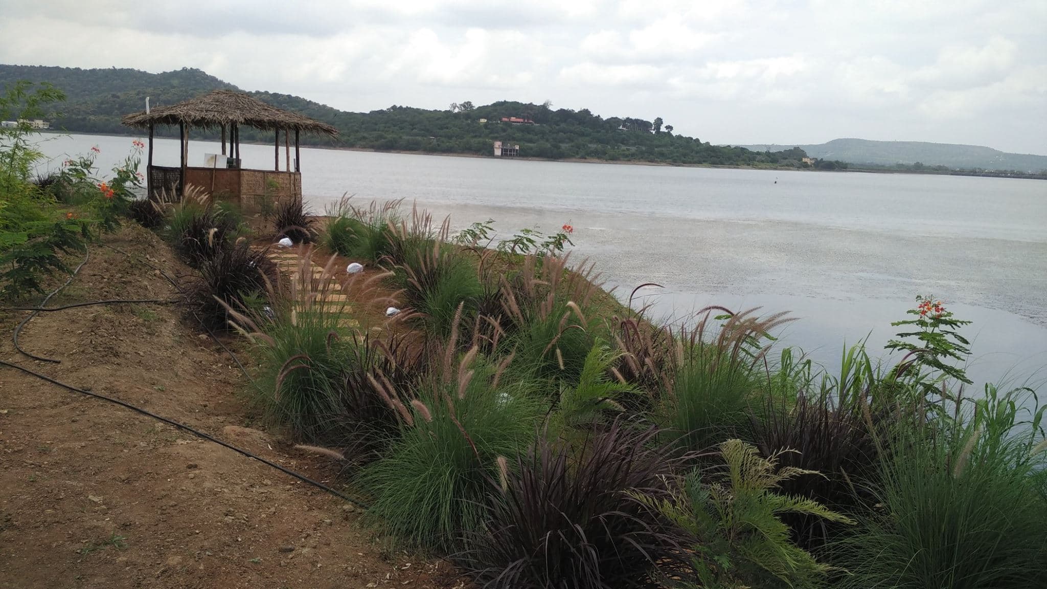 Before and after images of Khadakwasla Dam